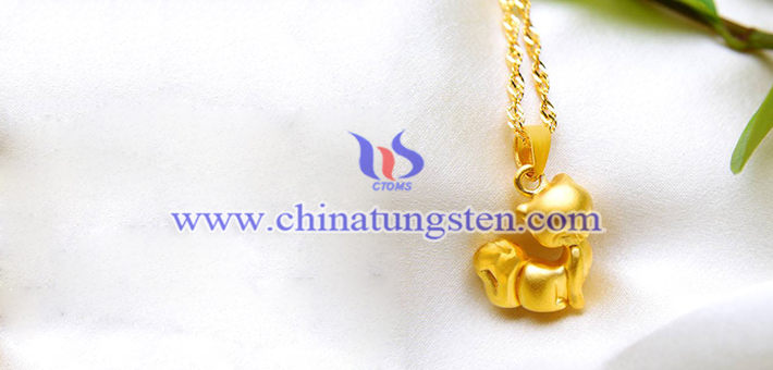 gold plated tungsten alloy fox pendant picture