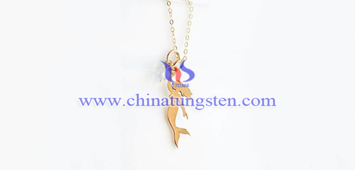 gold plated tungsten alloy mermaid pendant picture